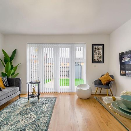 Stylish 4 Bed Family Home At Madejski, Reading University Luaran gambar