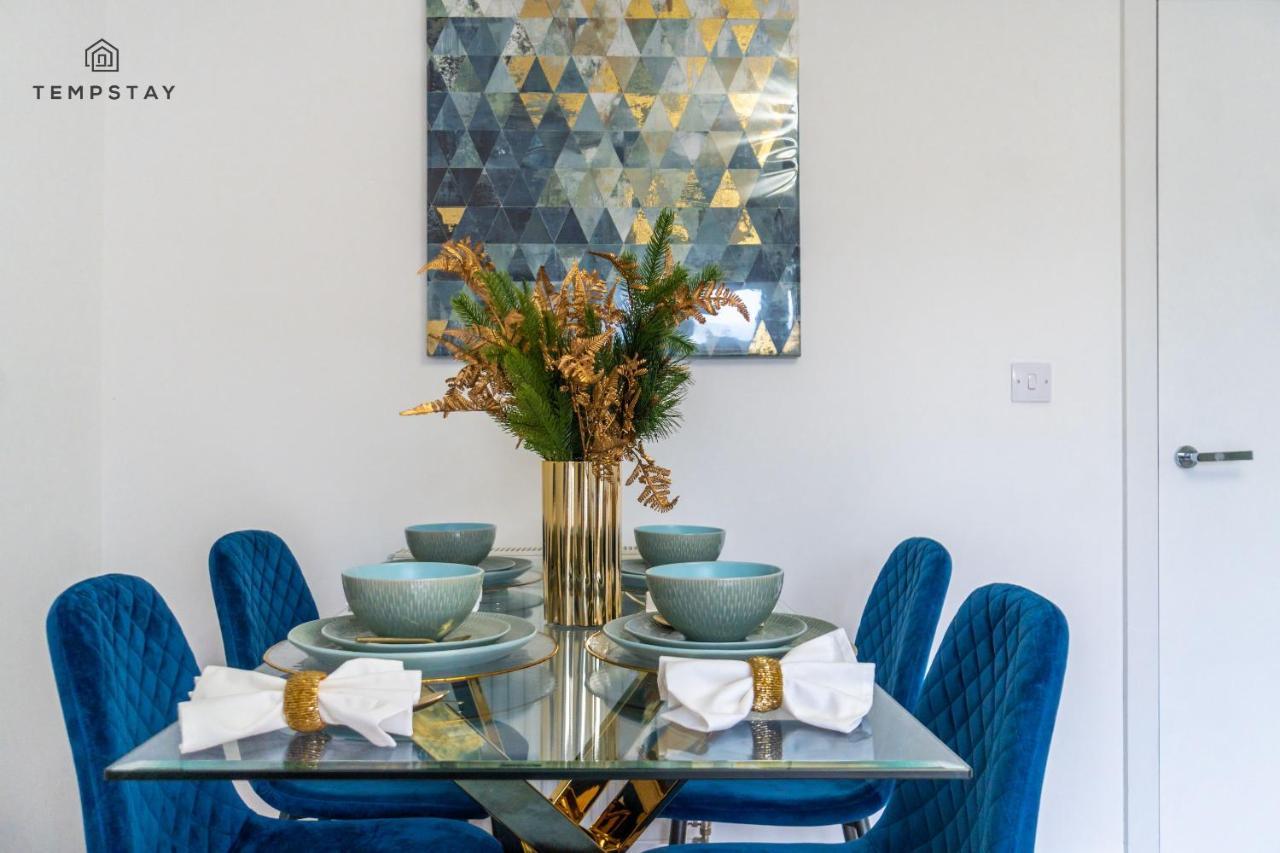 Stylish 4 Bed Family Home At Madejski, Reading University Luaran gambar
