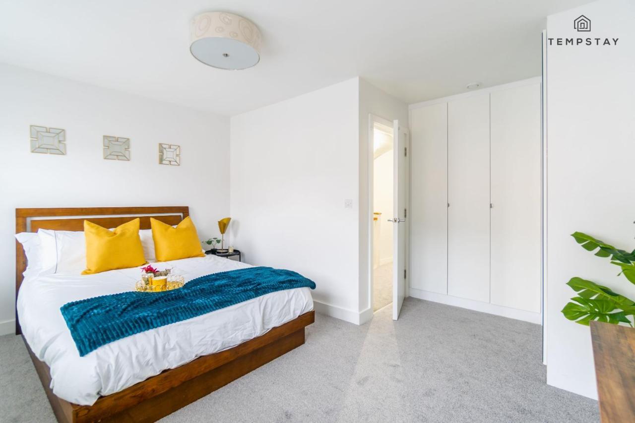 Stylish 4 Bed Family Home At Madejski, Reading University Luaran gambar