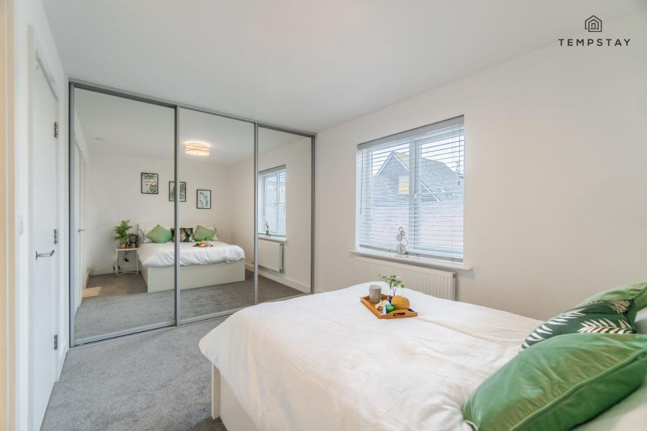 Stylish 4 Bed Family Home At Madejski, Reading University Luaran gambar